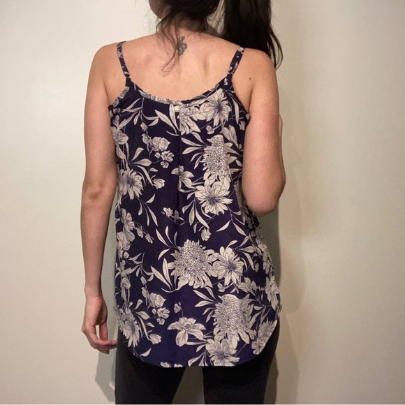 Floral top - Picture 2 of 7